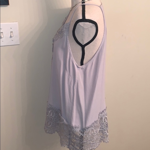 EUC Worn Once Light Gray Lace Trimmed Tunic Tank - Picture 4 of 7